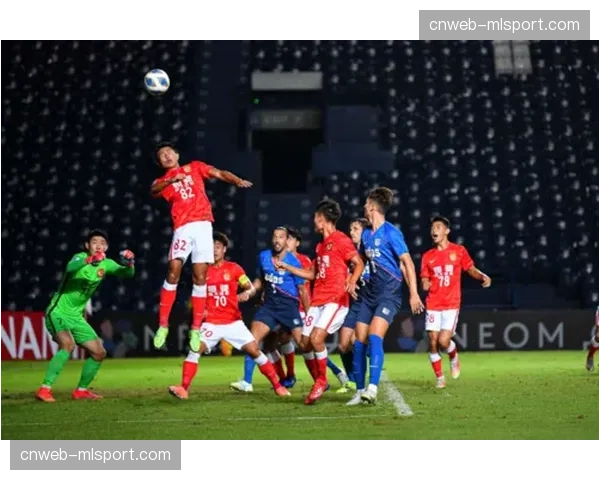 战术图解：马赛的“四人菱形前压”如何被巴黎用长传破解