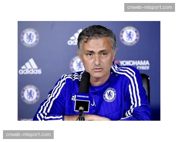 英超引入场内饮料补给新规,首次在补水暂停期间允许教练进场指导 英超引入场内饮料补给新规,首次在补水暂停期间允许教练进场指导