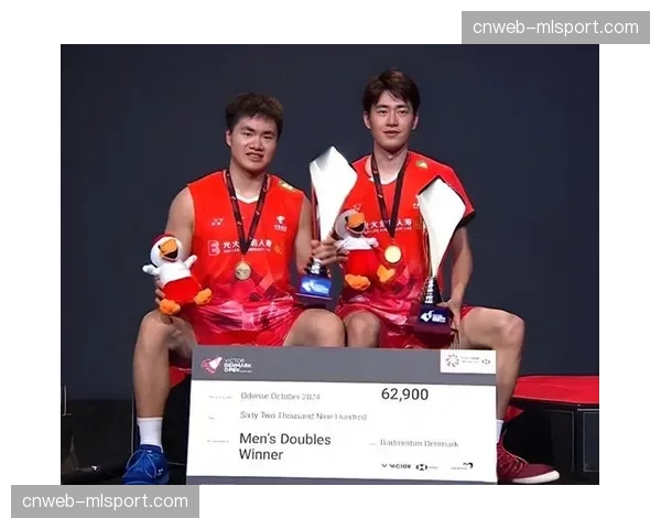 梁伟铿-王昶击败阿尔菲安-阿迪安托,夺得亚锦赛男双冠军 梁伟铿-王昶击败阿尔菲安-阿迪安托,夺得亚锦赛男双冠军